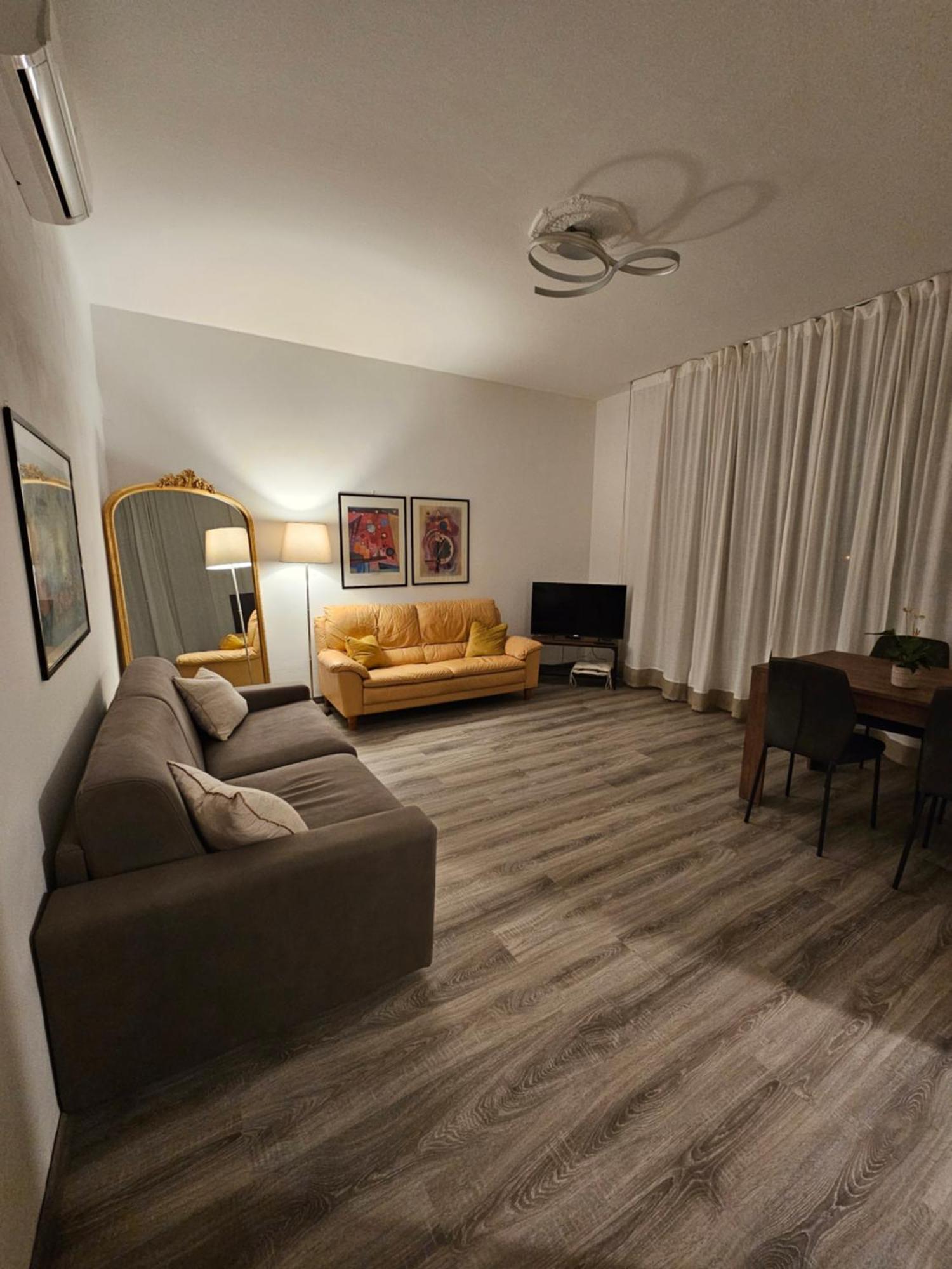 Casa Sara Como Lake Parcheggio Interno Privato Cernobbio Oda fotoğraf